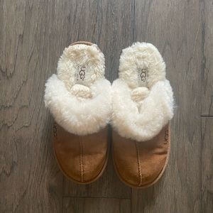 UGG SLIPPERS‼️‼️